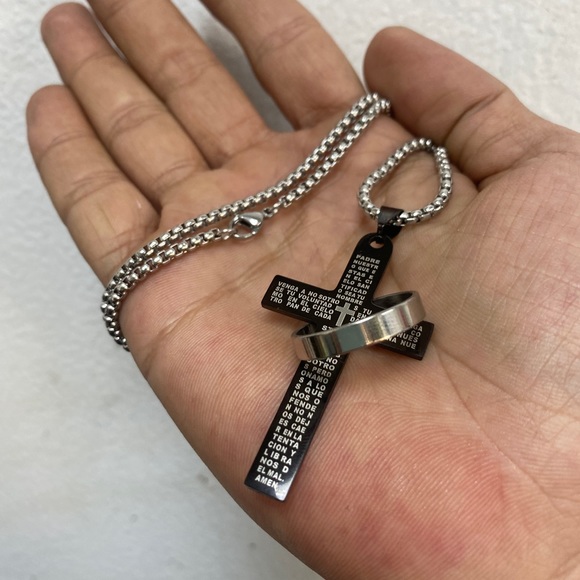 Spanish Bible Lord's Prayer Titanium Steel Cross with ring Necklace Chain - Picture 3 of 4